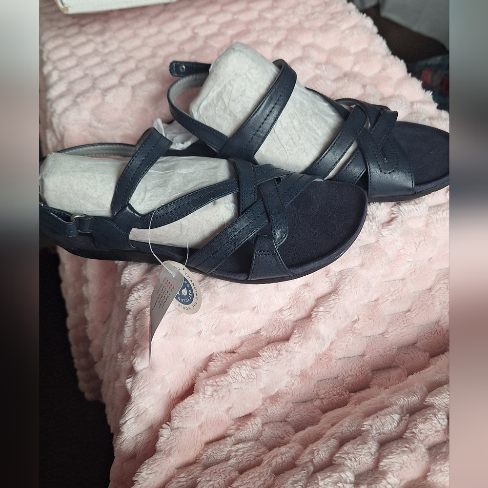 Sandles